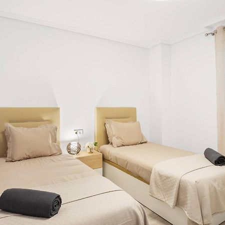 Noche By The Sea Apartamento Torrevieja Exterior foto